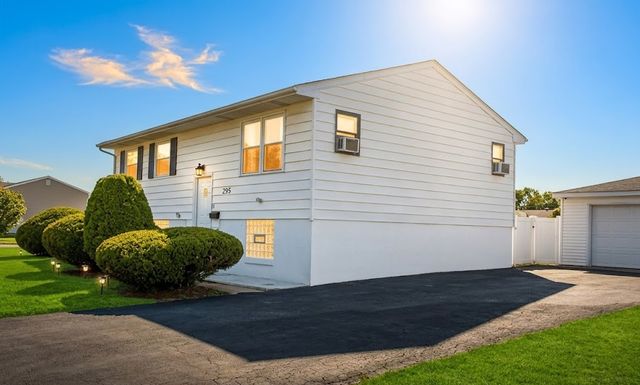 299 Beacon Boulevard, Chicago Heights, IL 60411