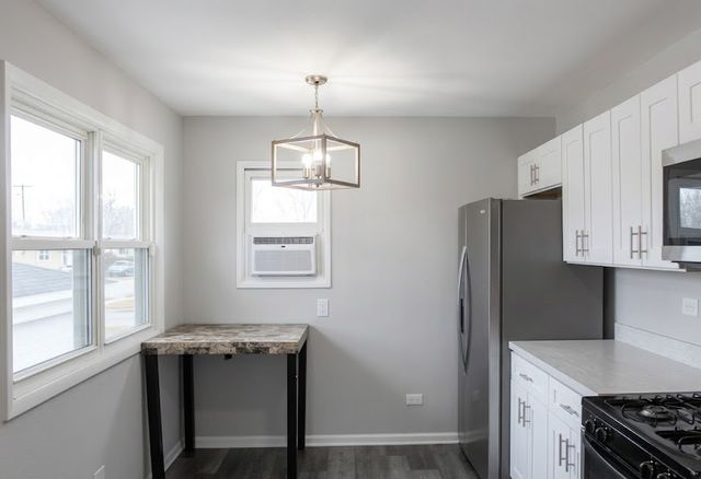 299 Beacon Boulevard, Chicago Heights, IL 60411