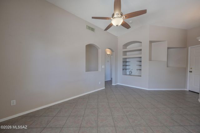 8685 S Desert Dove Drive, Tucson, AZ 85747