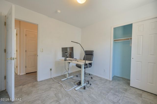 8685 S Desert Dove Drive, Tucson, AZ 85747