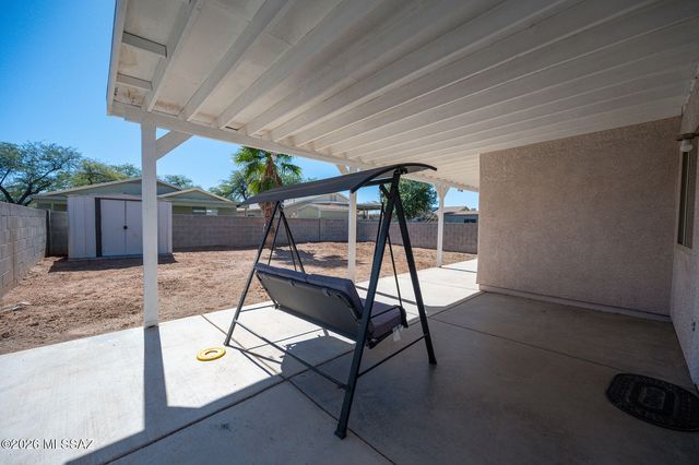 8685 S Desert Dove Drive, Tucson, AZ 85747