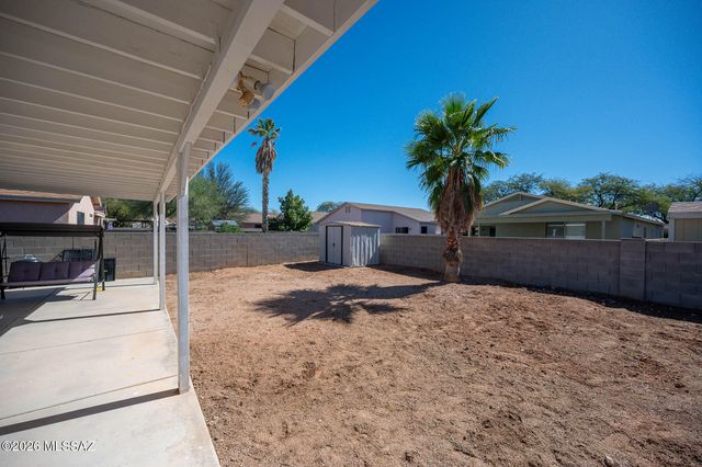 8685 S Desert Dove Drive, Tucson, AZ 85747