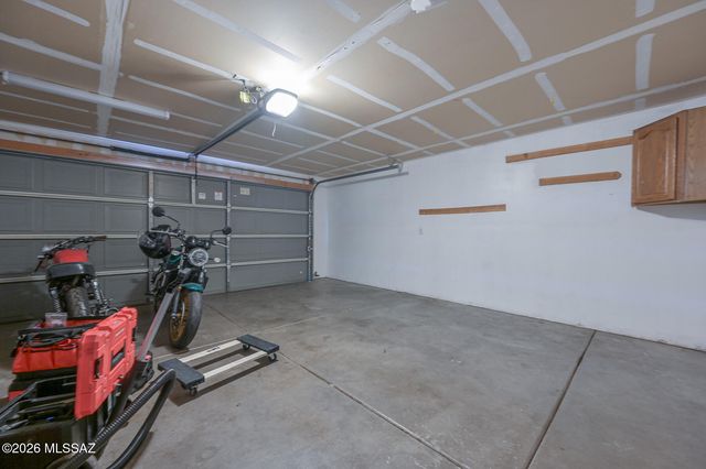 8685 S Desert Dove Drive, Tucson, AZ 85747