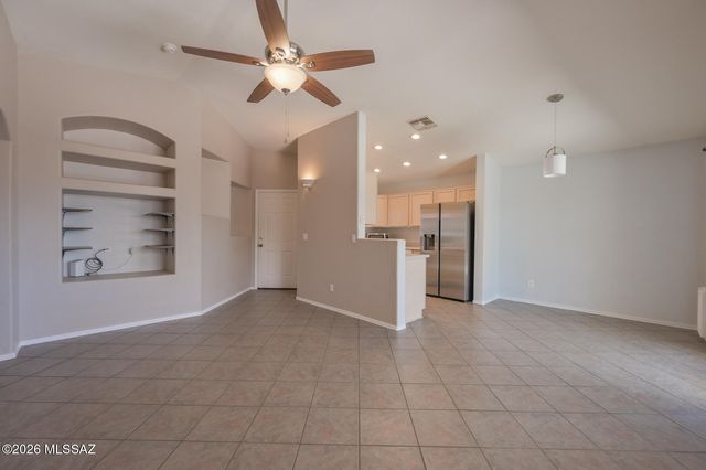 8685 S Desert Dove Drive, Tucson, AZ 85747