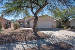 8685 S Desert Dove Drive, Tucson, AZ 85747