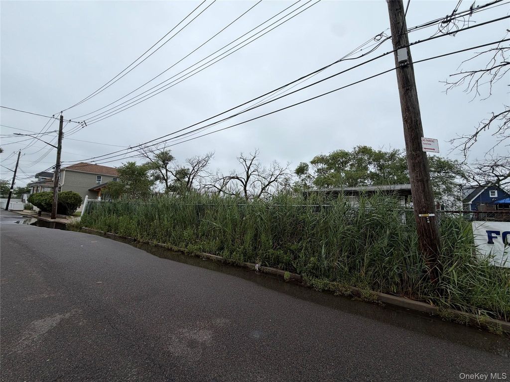 102-29 & 102-31 First Street, Howard Beach, NY 11414 — exterior