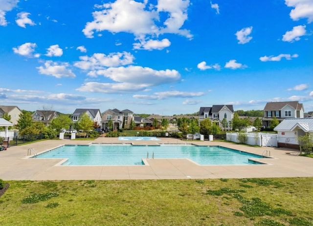 317 Gingerwood Ln, Hendersonville, TN 37075