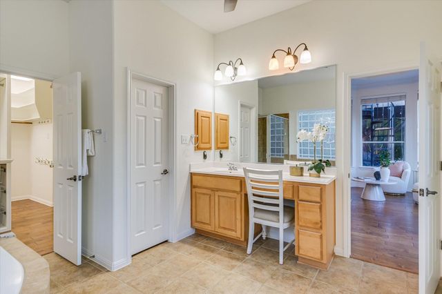 17120 Northlake Hills DR, Jonestown, TX 78645