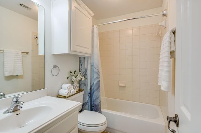 17120 Northlake Hills DR, Jonestown, TX 78645