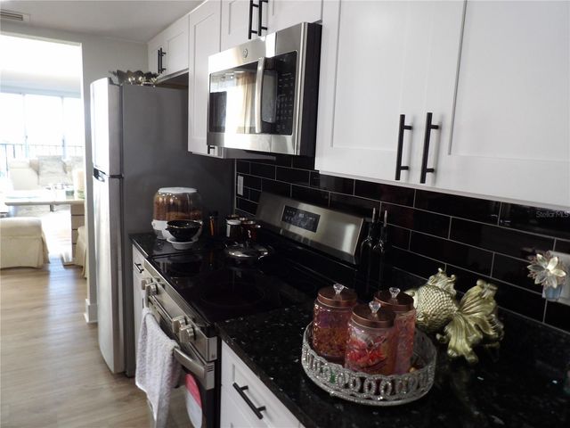 2699 SEVILLE BOULEVARD 802, Clearwater, FL 33764