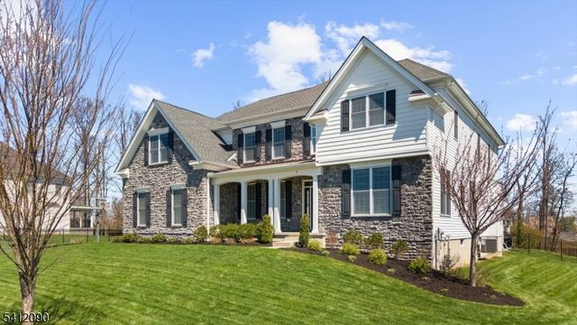 9 Donna Dr, Raritan Twp., NJ 08822
