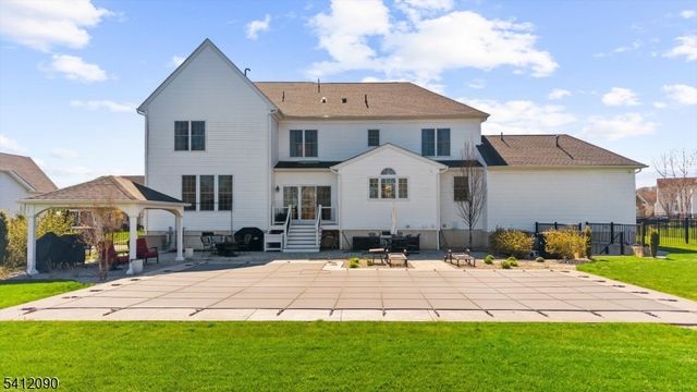 9 Donna Dr, Raritan Twp., NJ 08822