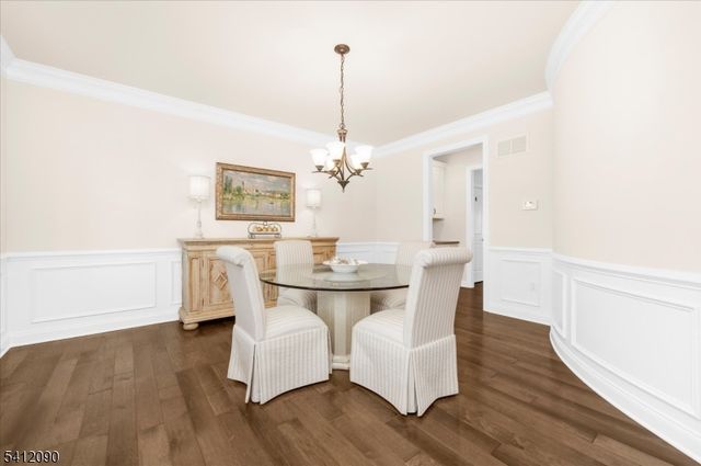 9 Donna Dr, Raritan Twp., NJ 08822