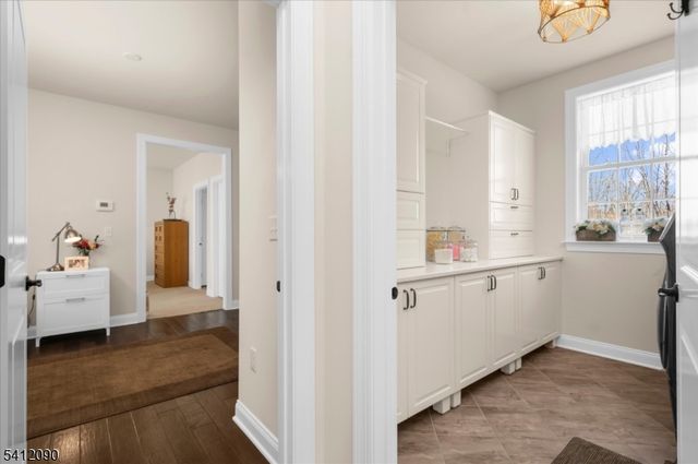 9 Donna Dr, Raritan Twp., NJ 08822
