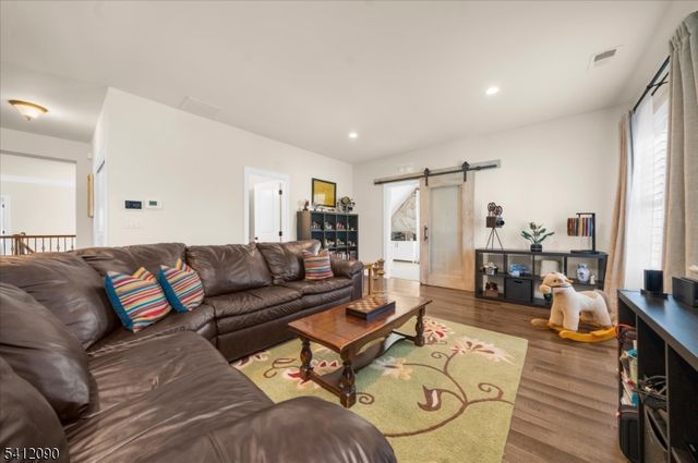 9 Donna Dr, Raritan Twp., NJ 08822
