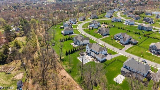 9 Donna Dr, Raritan Twp., NJ 08822