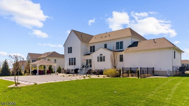 9 Donna Dr, Raritan Twp., NJ 08822