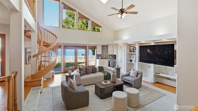 11812 Marine View Drive, Edmonds, WA 98026
