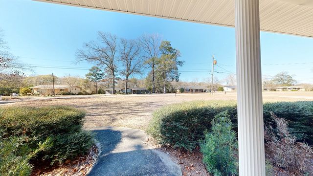 402 Park Street, Ashford, AL 36312