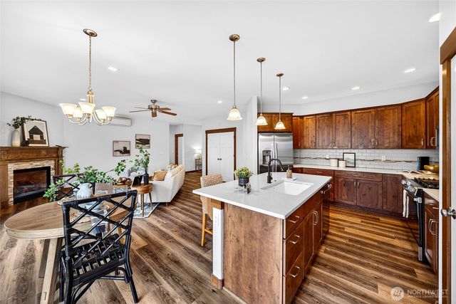 1806 40th Court, Anacortes, WA 98221