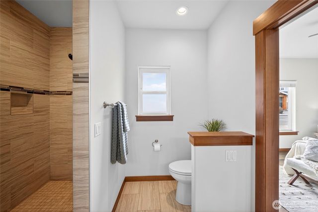 1806 40th Court, Anacortes, WA 98221