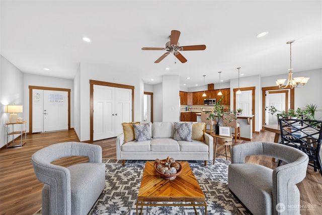 1806 40th Court, Anacortes, WA 98221