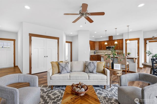 1806 40th Court, Anacortes, WA 98221