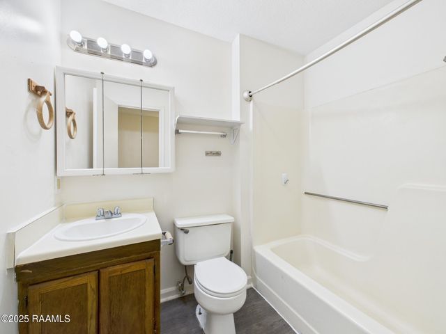 104 Country Lane A, Lafayette, LA 70508