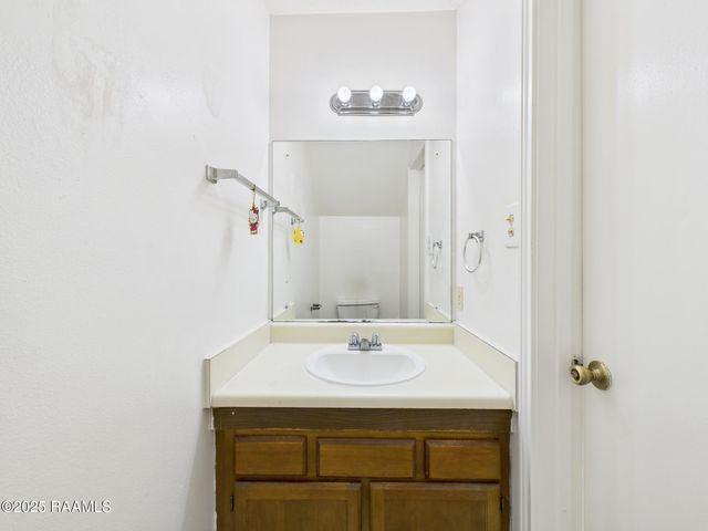 104 Country Lane A, Lafayette, LA 70508