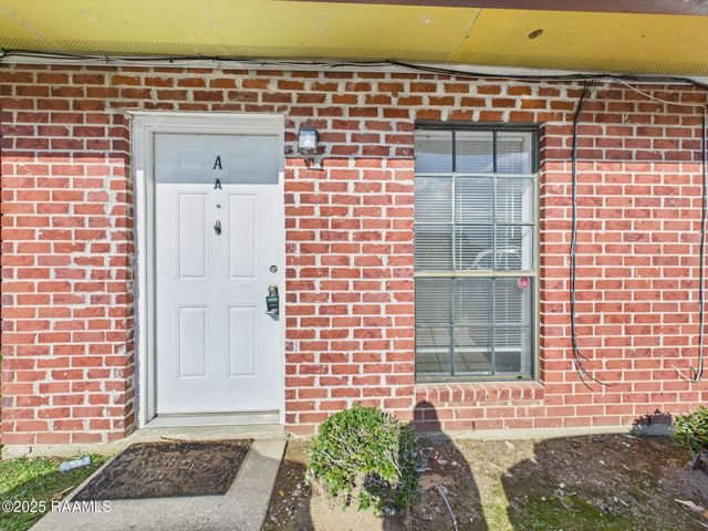 104 Country Lane A, Lafayette, LA 70508