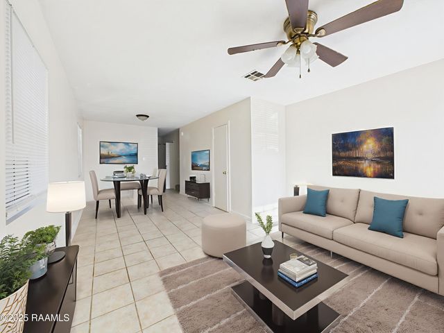 104 Country Lane A, Lafayette, LA 70508