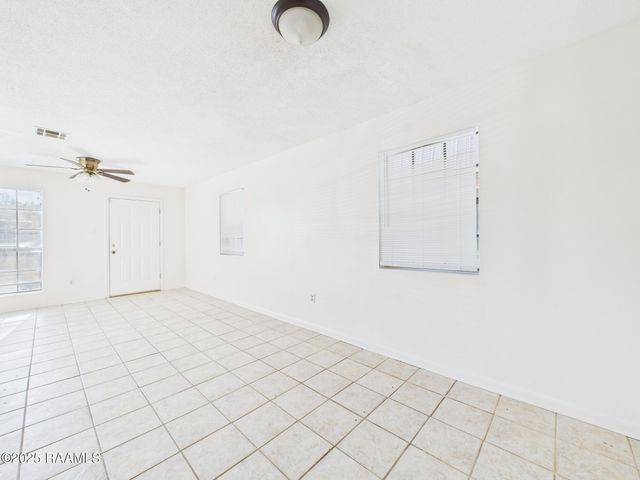 104 Country Lane A, Lafayette, LA 70508