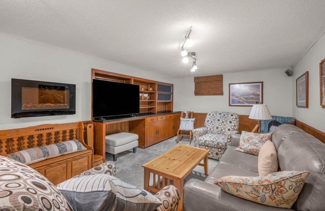 11323 Wren Street NW, Coon Rapids, MN 55433