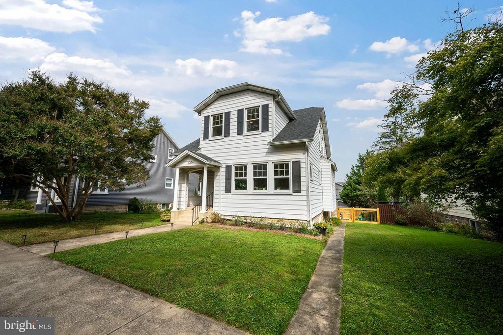 2204 LAKE AVE, Baltimore, MD 21213