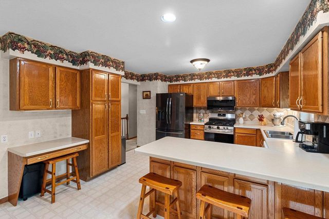 W9322 OAKWOOD DRIVE, Hortonville, WI 54944
