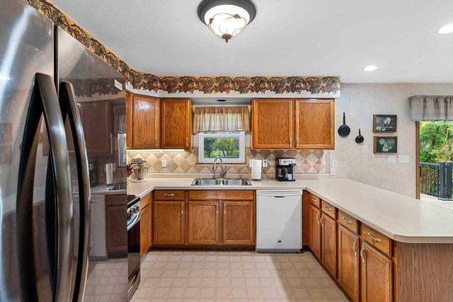 W9322 OAKWOOD DRIVE, Hortonville, WI 54944