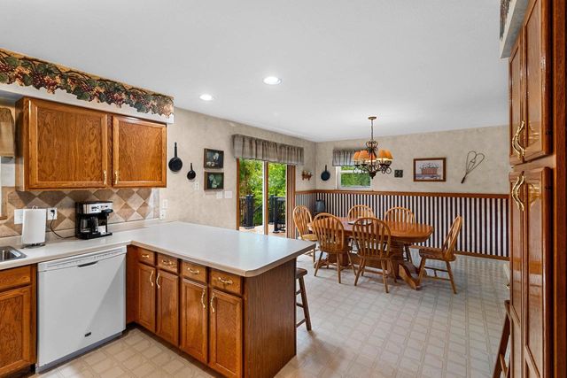W9322 OAKWOOD DRIVE, Hortonville, WI 54944