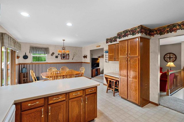 W9322 OAKWOOD DRIVE, Hortonville, WI 54944