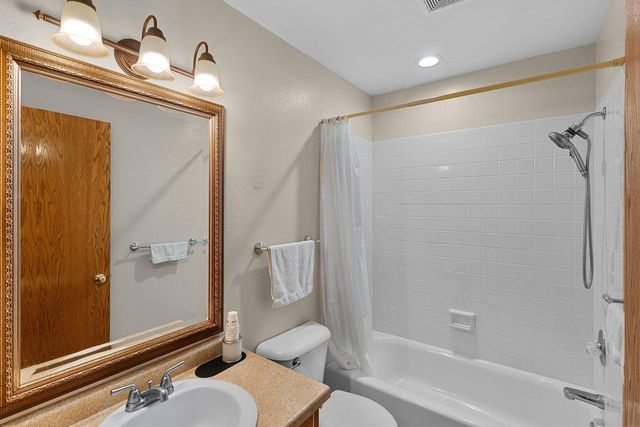 W9322 OAKWOOD DRIVE, Hortonville, WI 54944
