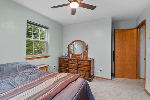 W9322 OAKWOOD DRIVE, Hortonville, WI 54944