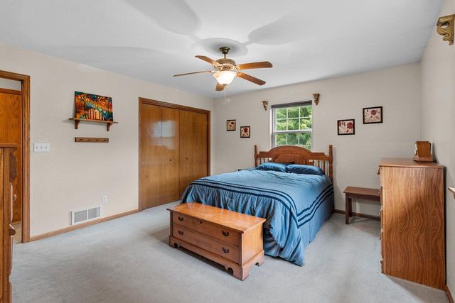 W9322 OAKWOOD DRIVE, Hortonville, WI 54944