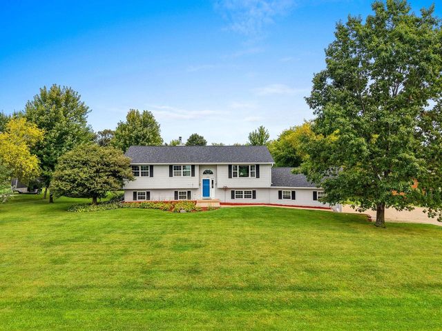 W9322 OAKWOOD DRIVE, Hortonville, WI 54944