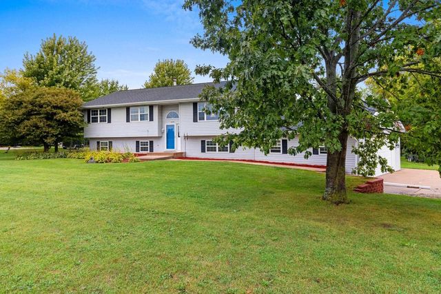 W9322 OAKWOOD DRIVE, Hortonville, WI 54944