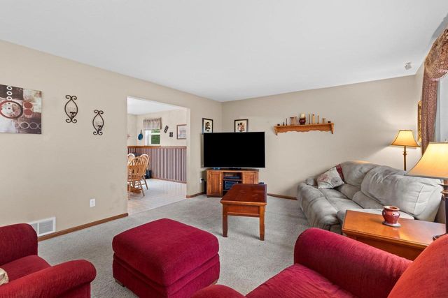 W9322 OAKWOOD DRIVE, Hortonville, WI 54944