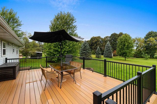 W9322 OAKWOOD DRIVE, Hortonville, WI 54944