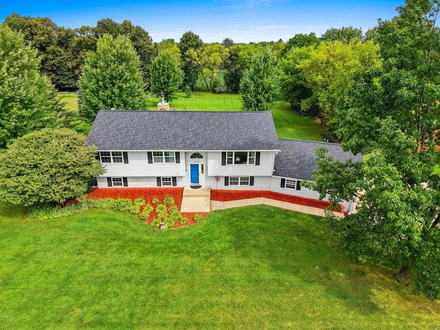 W9322 OAKWOOD DRIVE, Hortonville, WI 54944