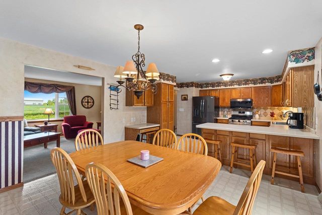 W9322 OAKWOOD DRIVE, Hortonville, WI 54944