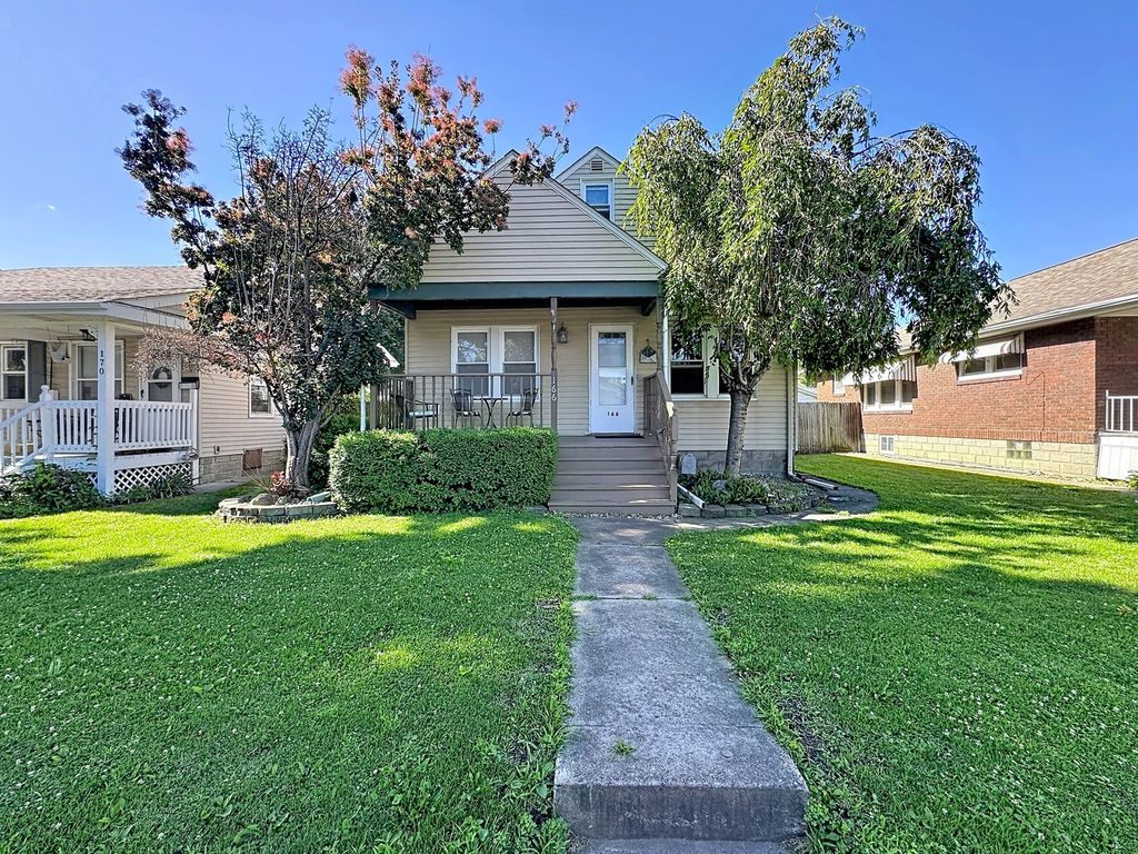 166 16th Avenue, East Moline, IL 61244