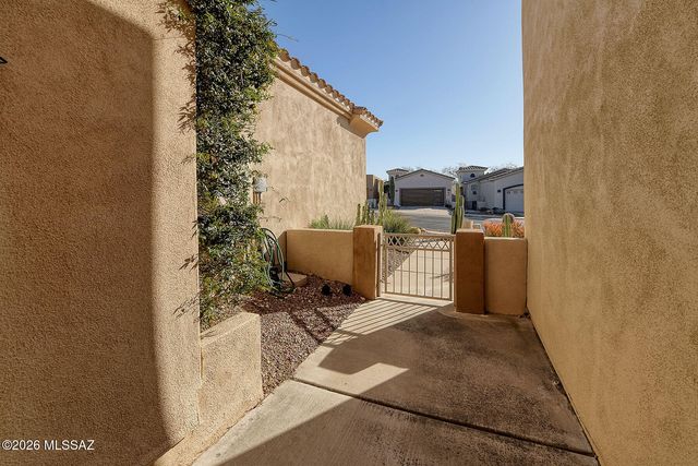 5149 N Pinnacle Point Drive, Tucson, AZ 85749