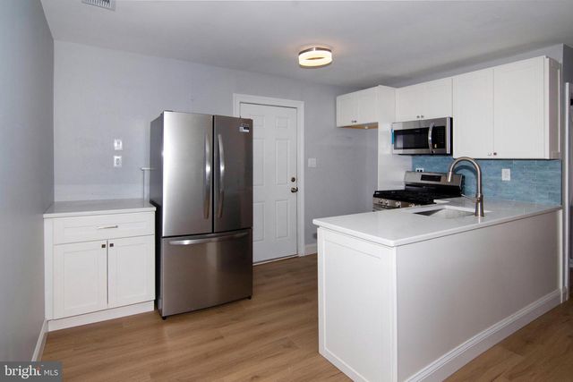 30 PINETREE DR, Villas, NJ 08251